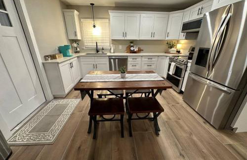 The Country Club Cottage NEW! Space Coast Entire Home! Plenty of Parking! - Foto 17