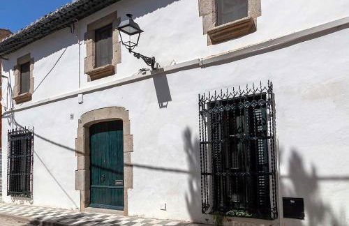 A historic XVI century beach home near Barcelona - Photo 75