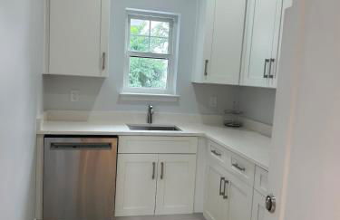 Entire Guest Suite with Elevator near Tysons Corner-Private & Independant - Foto 10