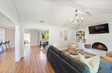 5BR Family Oasis with Pool and Game Room - Foto 50