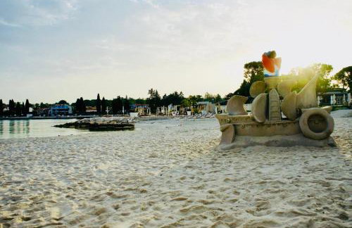 New exclusive apartment Green Horizon with garden, hot tub and private pool near the sea - Foto 34