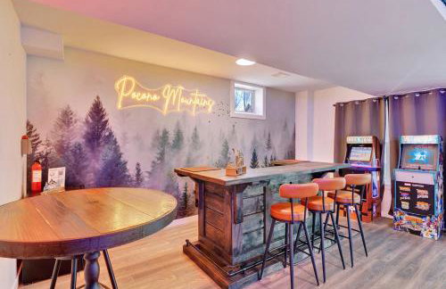 Chalet with Hot Tub, Game, Movie Room, Lake and Pool Access - Foto 34