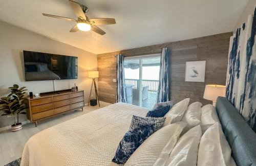 Lakefront 5 Bedroom Vacation Home - Sleeps 12! - Foto 11