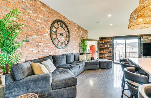 Stylish Omaha Home with Balcony - 2 Mi to Downtown! - Foto 4