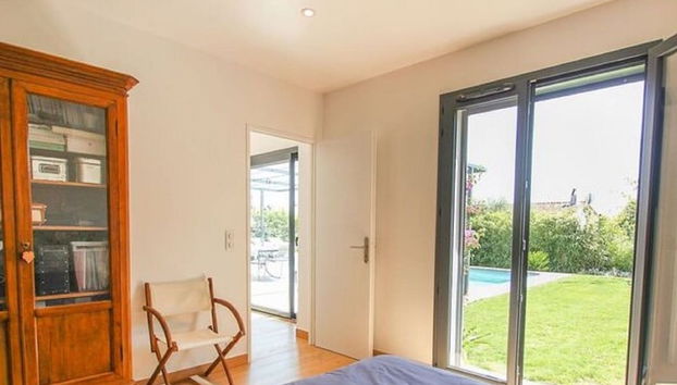 Inviting Holiday Home in Grimaud With Private Pool - Foto 2, Habitación