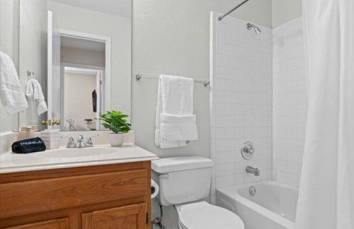 Hill Country Getaway Games, Fire Pit & Deck - Foto 32