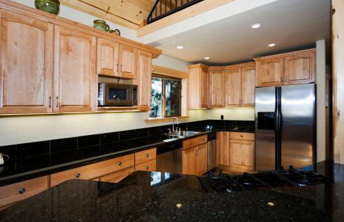 Red Cedar on North Shore - Beautiful 3BR w Gorgeous Furnishings in Tahoe City - Foto 17