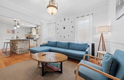 Welcoming Apartment - 10 min Light Rail Access - Foto 1