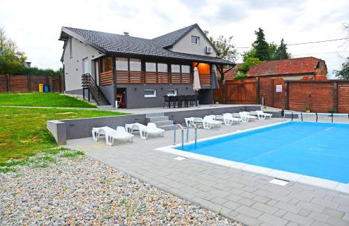 Natura Lux Holiday House with Pool and Jacuzzi - Foto 52