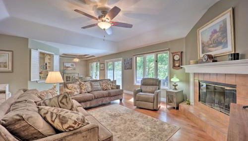 Lakefront Getaway with Private Dock and Kayaks! - Foto 3