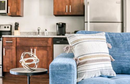 CozySuites Music Row Refined 1BR with free parking - Foto 16