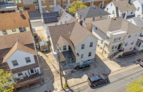 Beautifully Renovated 6BR 2BA 2 Blocks to Beach - Foto 13