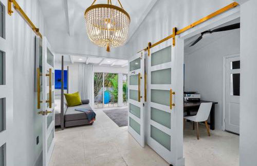 Villa 800 - 3 BEDROOM - 3 AND A HALF BATHROOMS -6 BEDS- Spa like Retreat Saline Pool & Jacuzzi - Foto 23