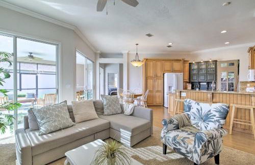 Bright and Sunny Riverview Oasis with Pool and Pond - Foto 5