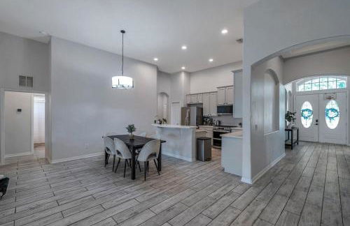 Large 5 bd home close to Beaches - Photo 18