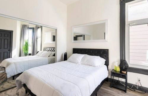 The Black and White House - Foto 47