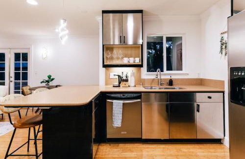 Serene Escape 2BD Private Patio & Firepit near Stanford - Foto 26