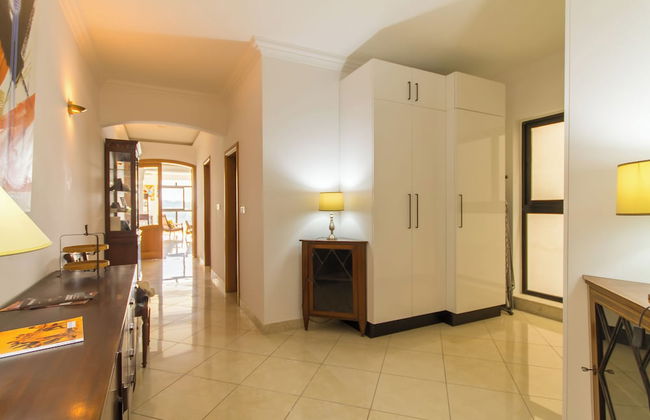 A Magnificent Sunny Seafront Apart Sliema - Photo 25