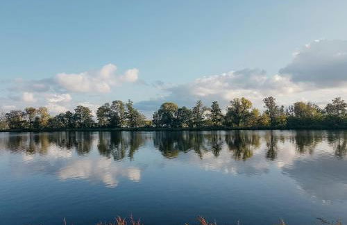 Experience Nature In A Rural Riverside Guesthouse - Foto 19