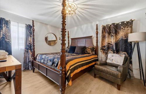 Spacious Backyard • Alfresco Dining • Pet Friendly - Foto 16