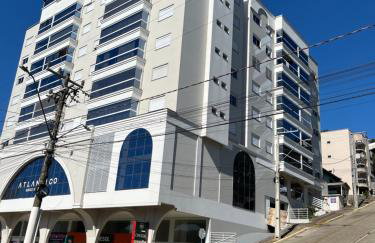Ap 3 quartos, novíssimo, confortável,frente para Avenida principal - Photo 50