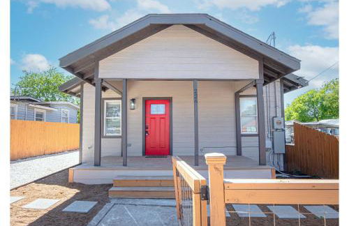 Delightfully Renovated 4 Br/2 BA Near DT Riverwalk - Foto 2