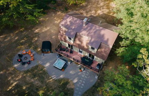 Family Retreat Sauna Hot Tub Games Peloton - Photo 71