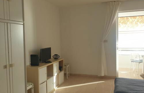 Beautiful oceanfront studio with private parking - Foto 11