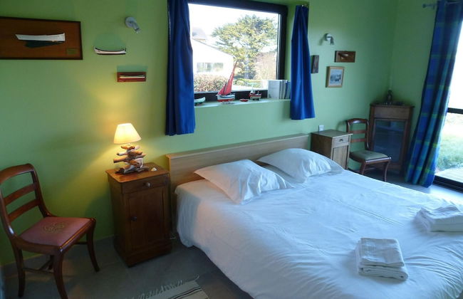 Nice Villa With Magnificent View in Plougasnou - Photo 3