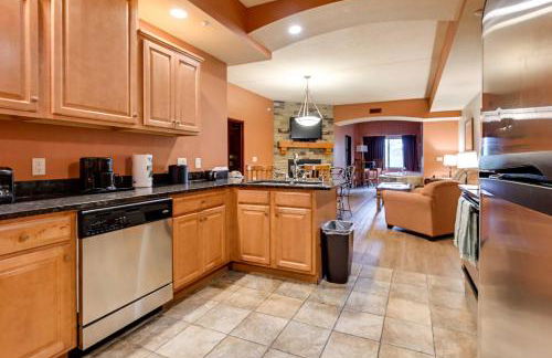 Wisconsin Dells Resort Condo with 2 Fireplaces - Foto 2