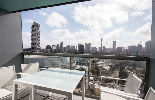 Modern 2 Bedroom Potts Point Apartment - Photo 17