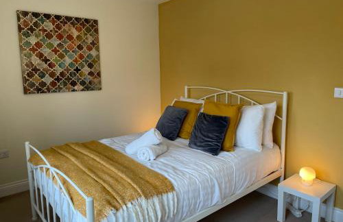 Fleetwood - 3 bedroom apartment, fab 4 contractors - Foto 19