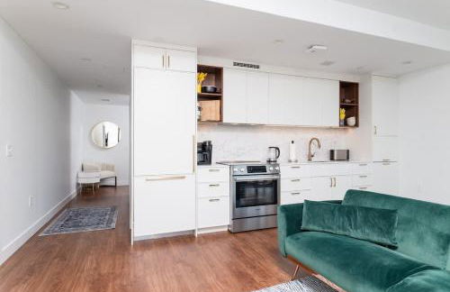 Back-Bay 2BR Condo w Roof top Gym Parking - Foto 8