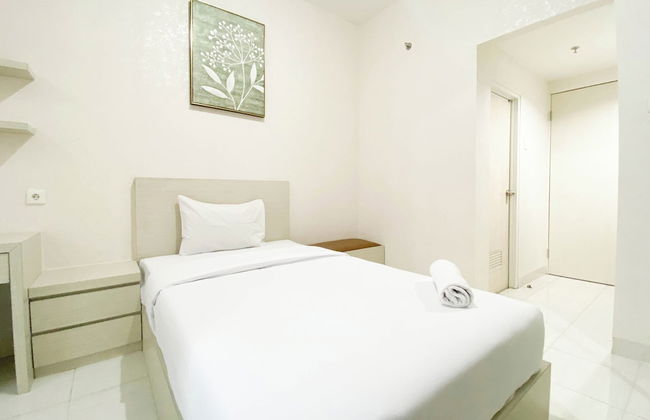 Minimalist And Homey Studio Room At Amartha View Apartment - Foto 4