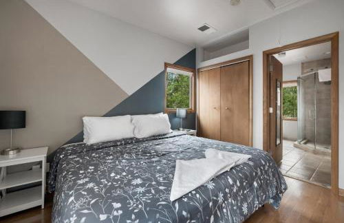 Two Cabins Retreat in Woods Resort - Dog-Friendly - Foto 21