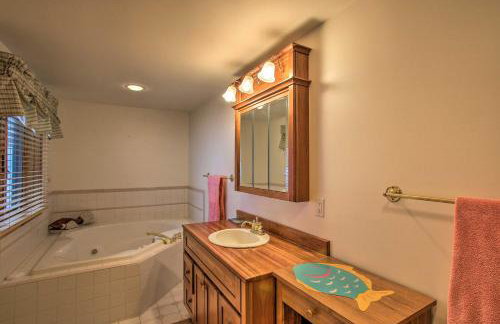 Waterfront Cottage, 9 Mi to Aloha State Park! - Foto 15