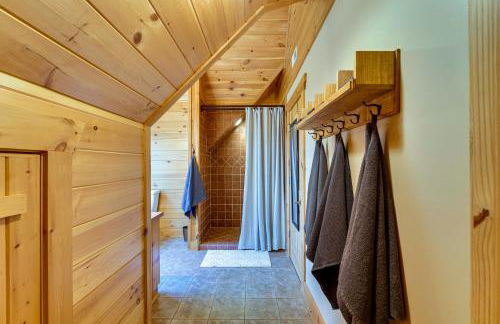 Hot Tub, Game Room! Group-Friendly Nebo Cabin - Photo 25