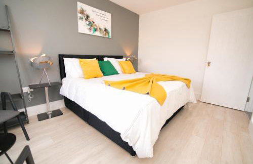 Milton Keynes new 5-Bedrooms 14guests Contractor family holiday Free Parking - Foto 12