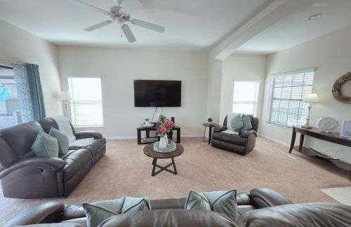 557-Impressive Two Story Private Villa with South Facing Pool 4 Large Bedrooms - Foto 43