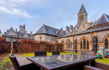 Abbey Church 9 The Nave 2 bedroom Luxury Self catering apartment in Historic Abbey - Foto 4