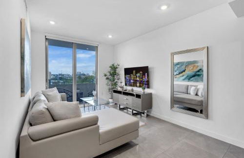 Gorgeous 3-Bed Retreat Mins from Bayside and Parking - Photo 6