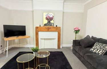 Spacious 5-Bedroom house close to station - Foto 2