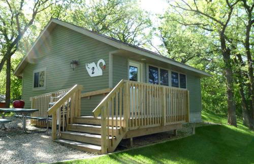 Minnesota Glamping Retreat in Lakeside Cabin for 6 in Fergus Falls - Foto 1