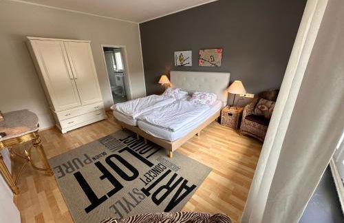 VILLA WALDHAUS WILLINGEN SAUERLAND - Charming Villa near Forest for 12 Guests with Huge Garden - Nearby Winter Sports Area with Ski Slope - Hiking and Nature - Foto 2