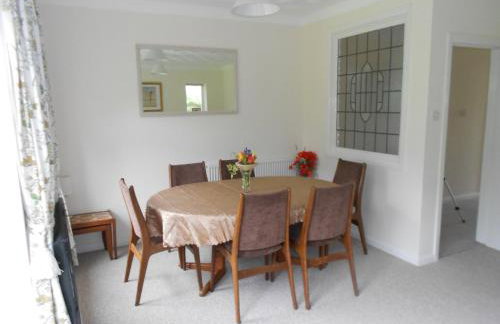 AVON BEACH RETREAT by BOURNECOAST- A Lovely Bungalow by the Sea with a Garden and Parking - HB2087 - Foto 6