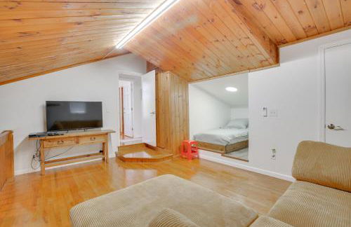 Lake Carmel Access Waterfront Home with Deck! - Foto 23