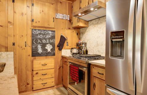 Community Lake Access Peaceful Cabin in Sonora! - Photo 11