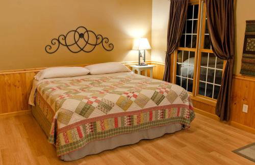 Outstanding Cabin with Hot-tub in Carbondale, Illinois - Foto 9