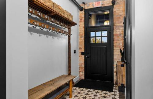 Luxury TC Loft: Historic Condo! - Foto 53