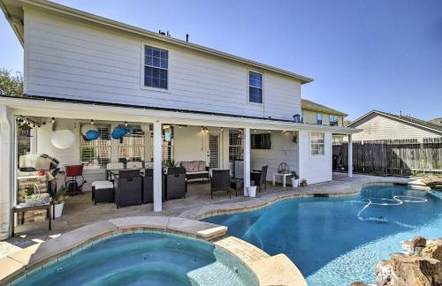 Luxe Home 30 Miles to Houston with Pool and Grill - Foto 2